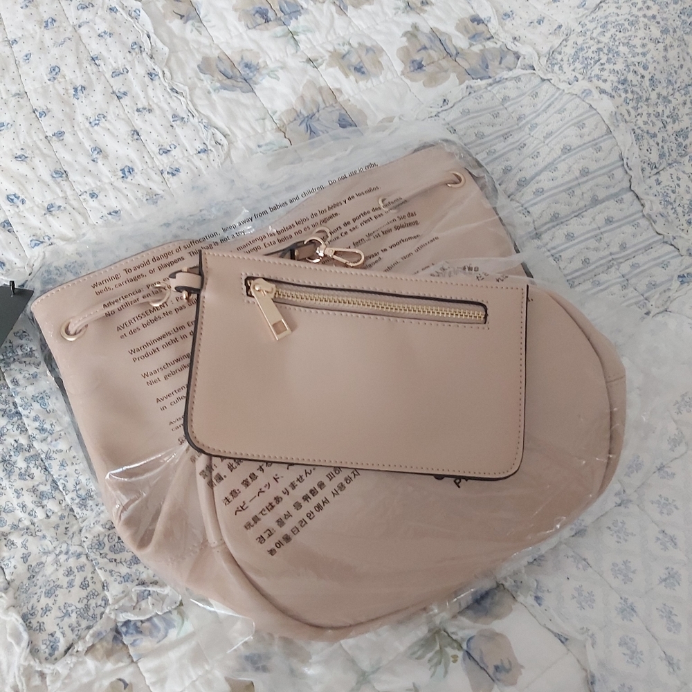 NWT Forever 21 Bucket Bag
